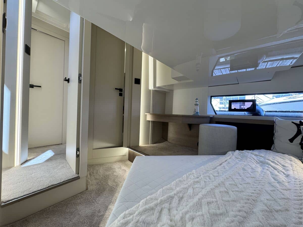 Cobra Yachts Campione 41 Fly — foto 3 van 12