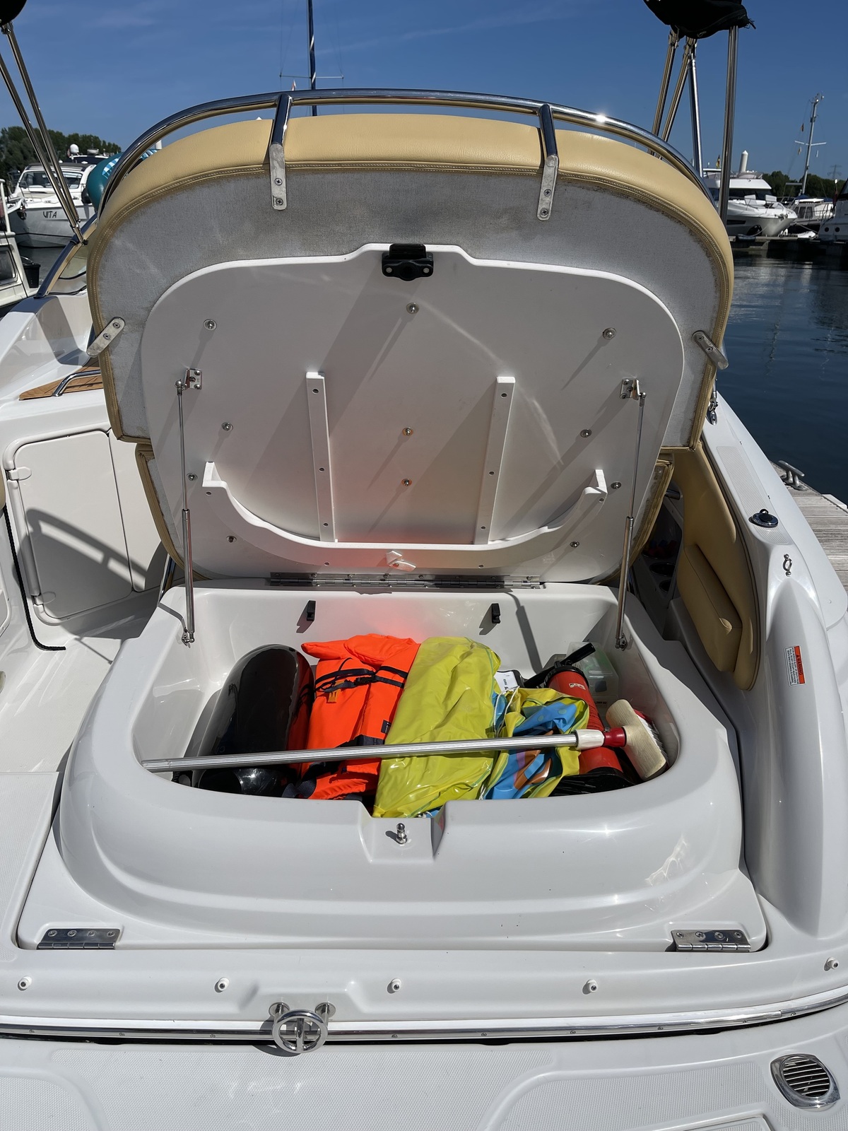 Crownline 280 CR — foto 10 van 37