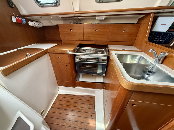 Beneteau Oceanis 321 — foto 4 van 12