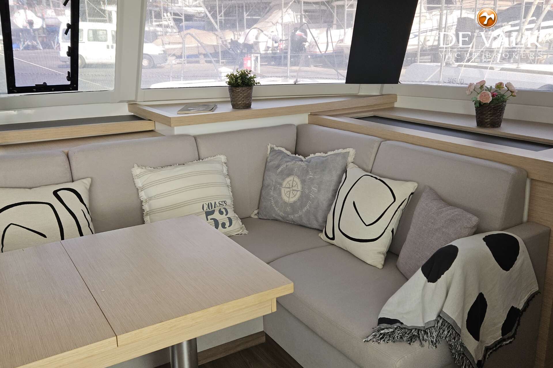 Fountaine Pajot Astrea 42 — foto 22 van 39