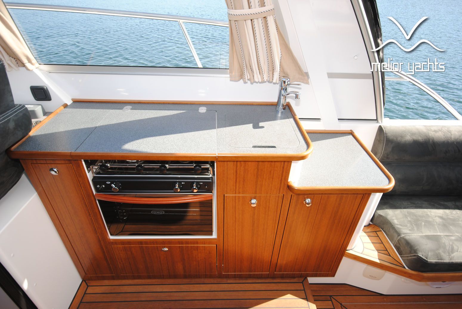 Saga 330 SunTop — foto 46 van 61