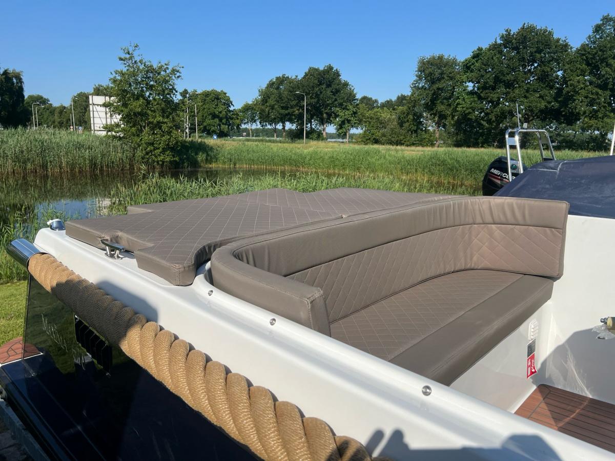 Maxima 600 Tender — foto 13 van 16