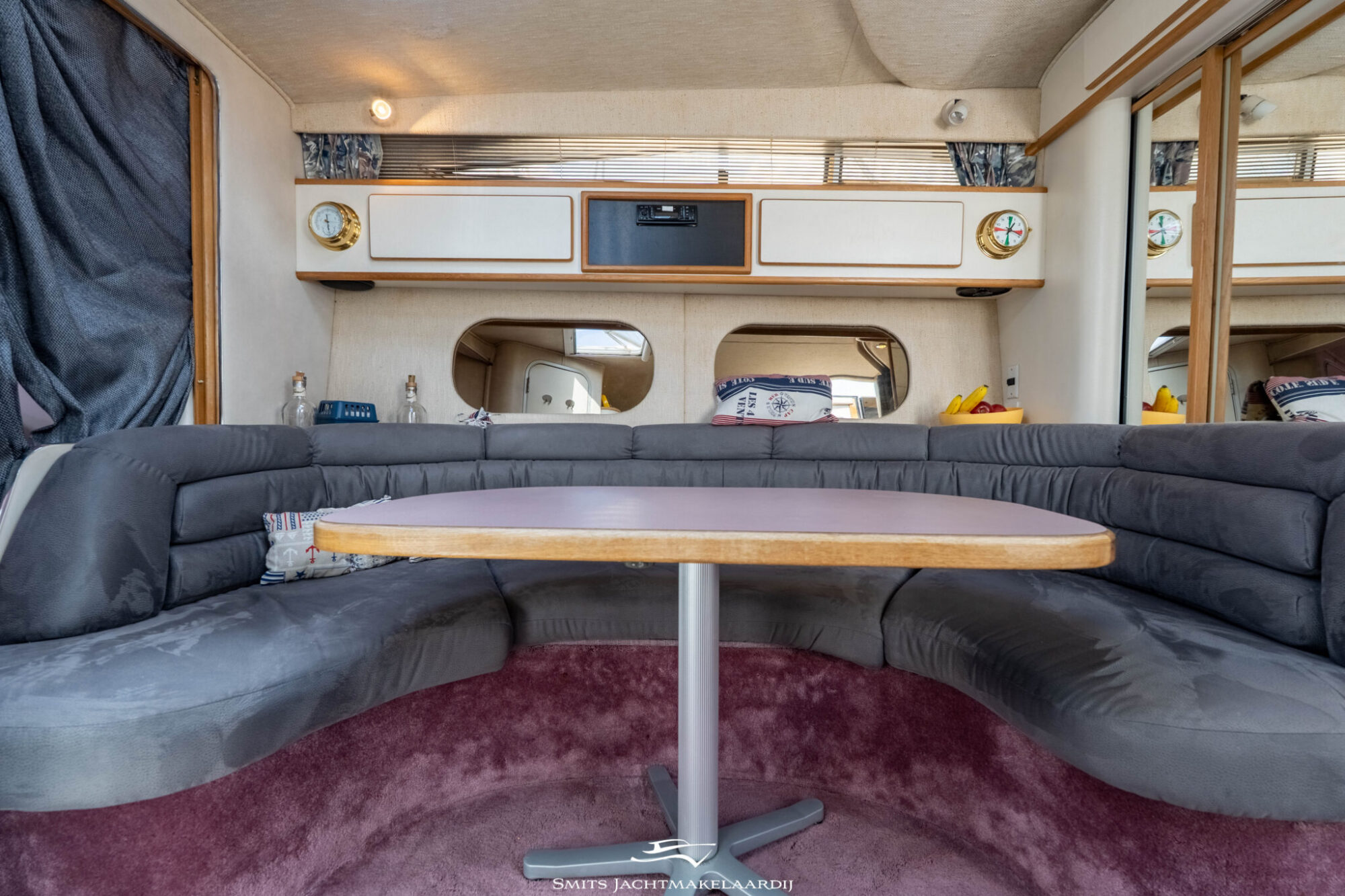 Sea Ray 370 Express Cruiser — foto 16 van 59