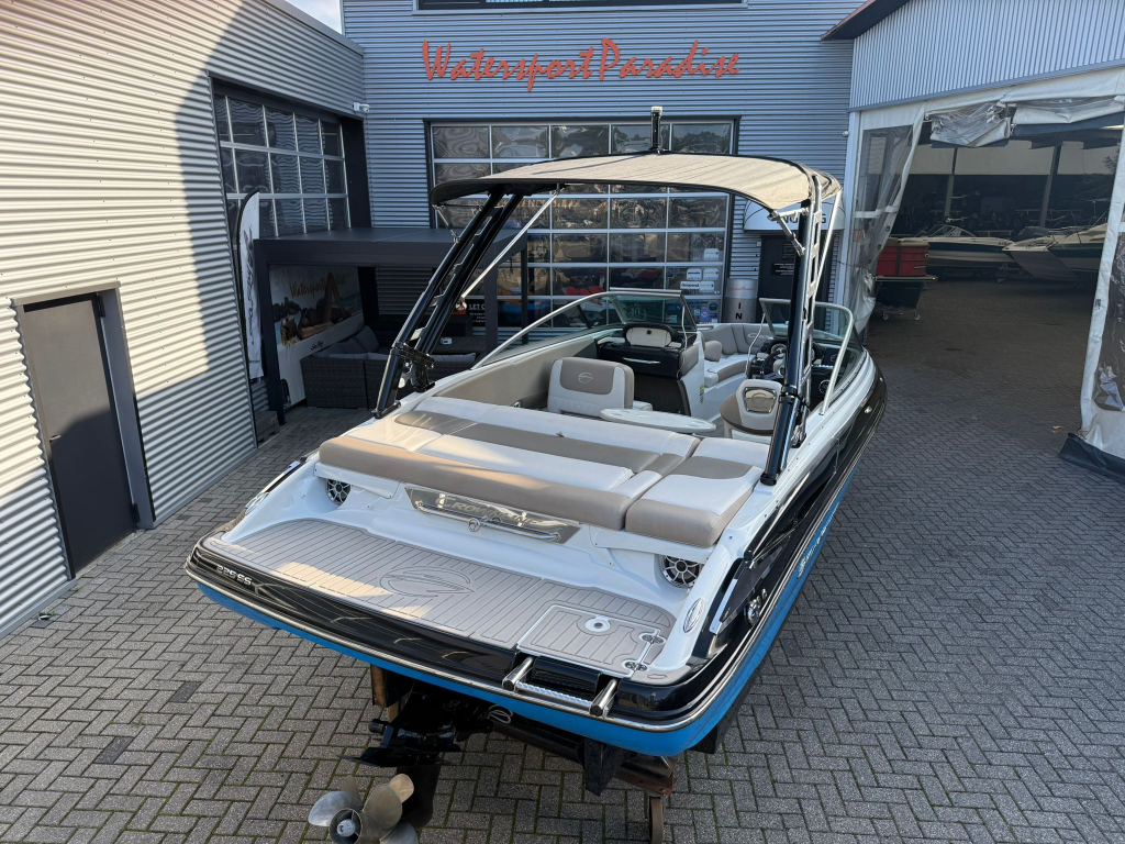 Crownline 225 SS — foto 5 van 12