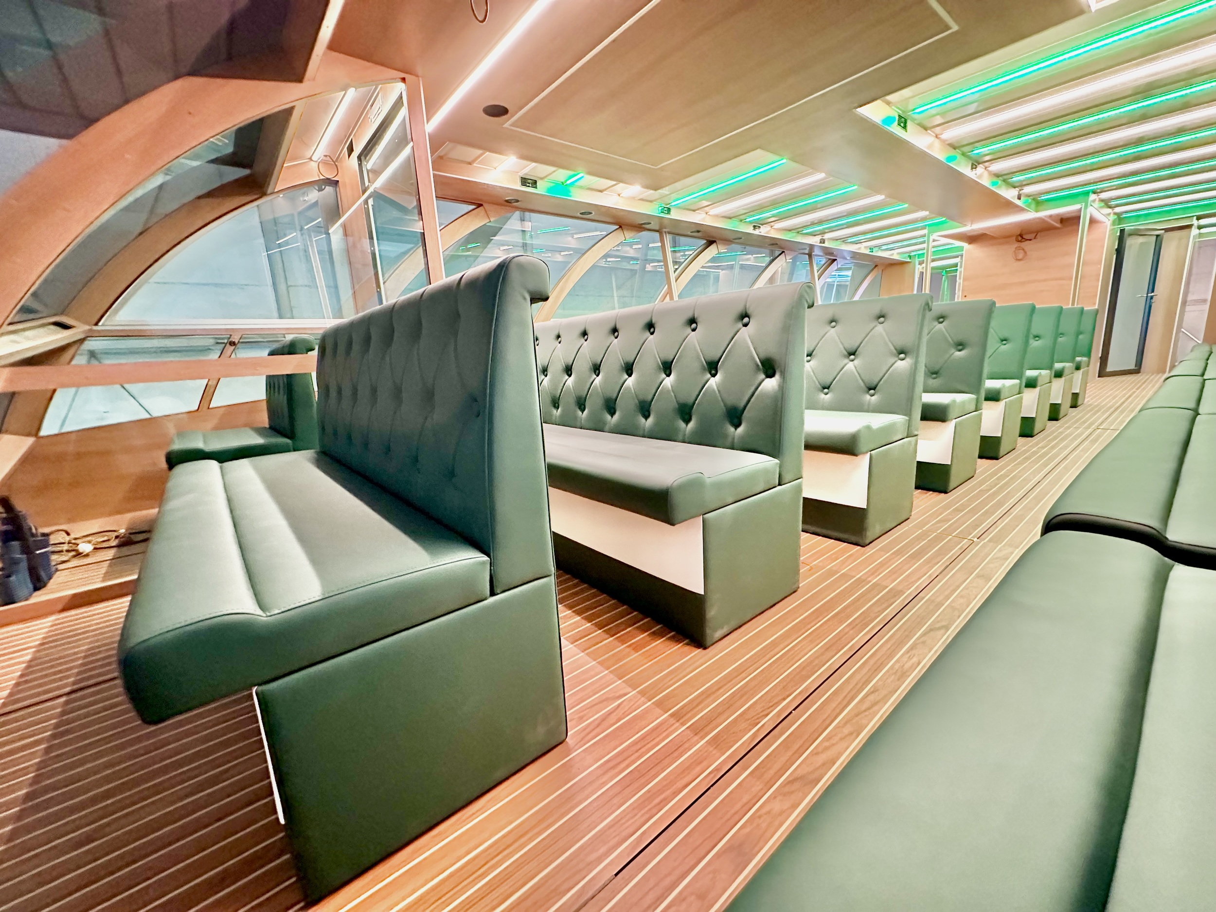 Holiday Boat Sundeck 57 Passenger Catamaran — foto 20 van 39