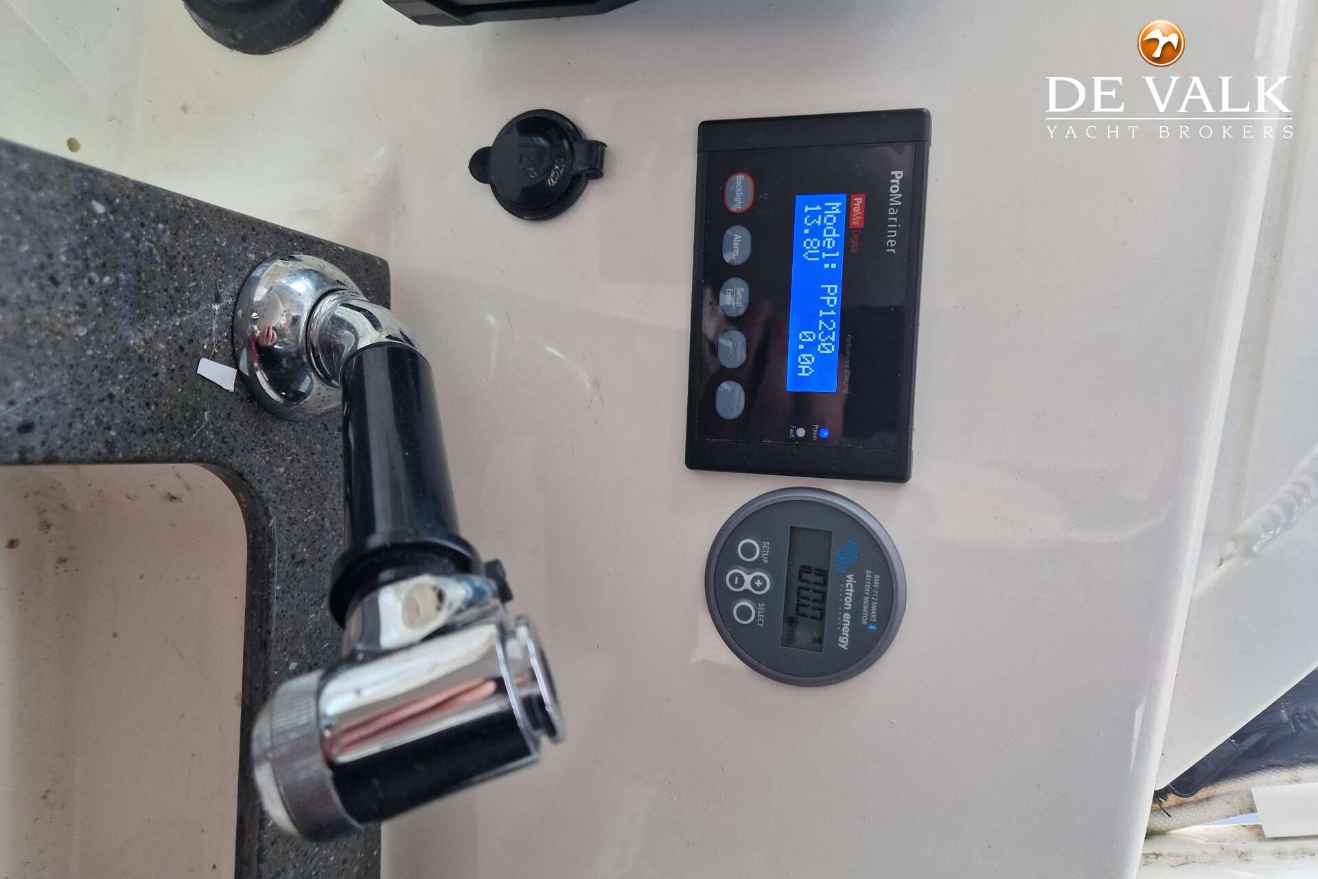 Boston Whaler 285 Conquest Pilothouse — foto 40 van 43
