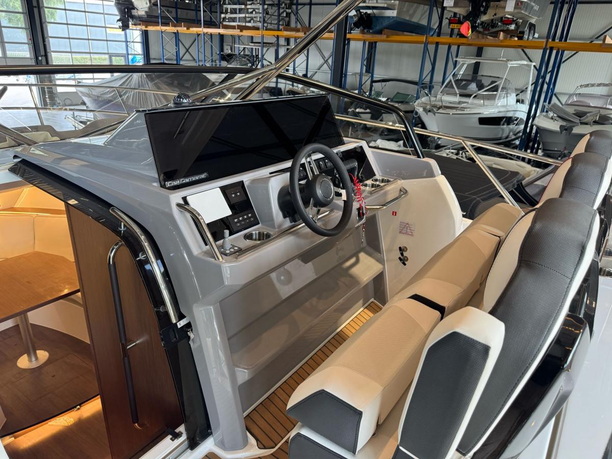 Jeanneau Cap Camarat 10.5 WA S2 op voorraad. Dit schip is aanwezig op de yamaha stand van hiswa te water 2026. — foto 14 van 35