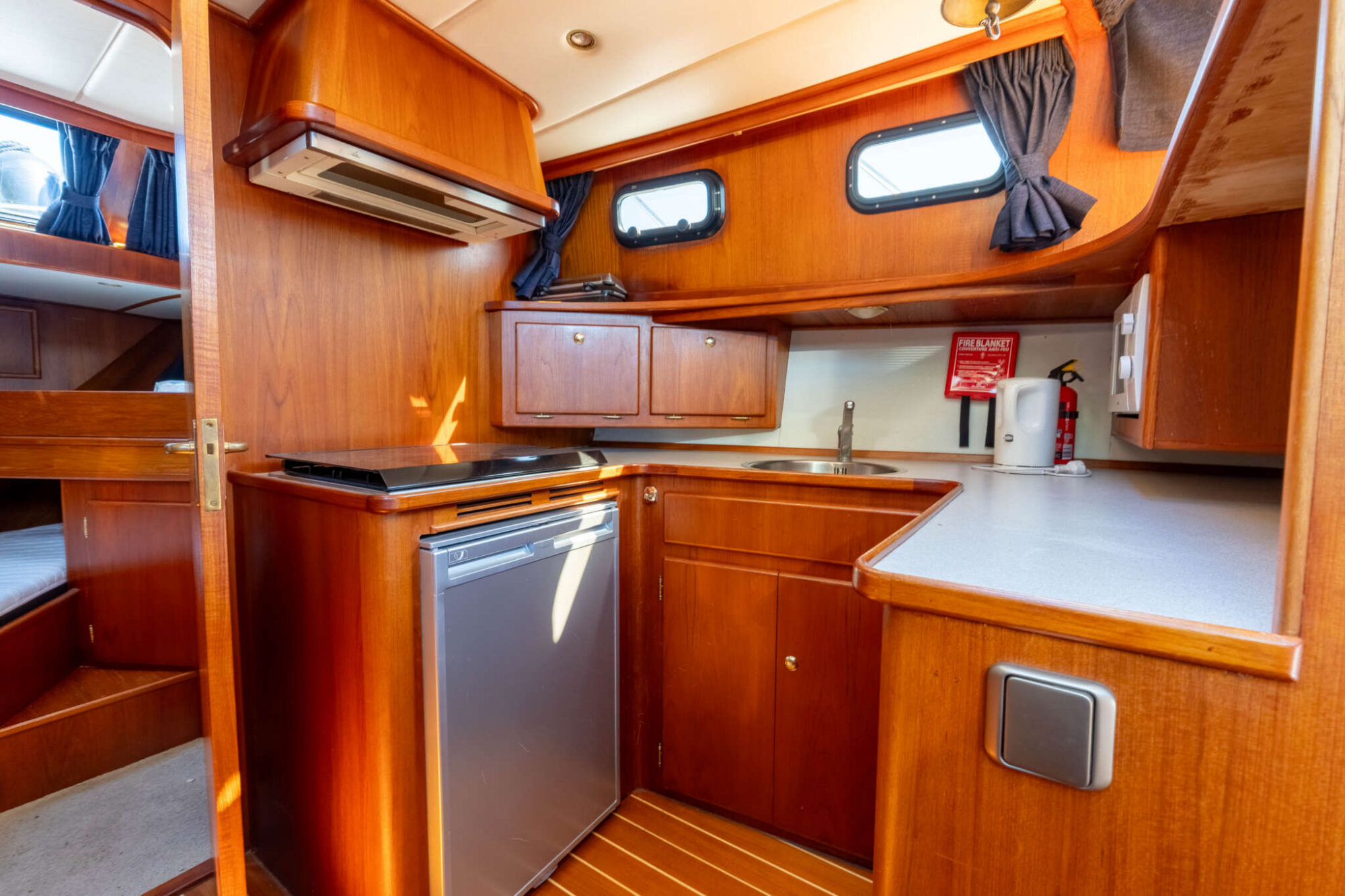 Explorer Classic 14.00 AK Cabrio — foto 9 van 49