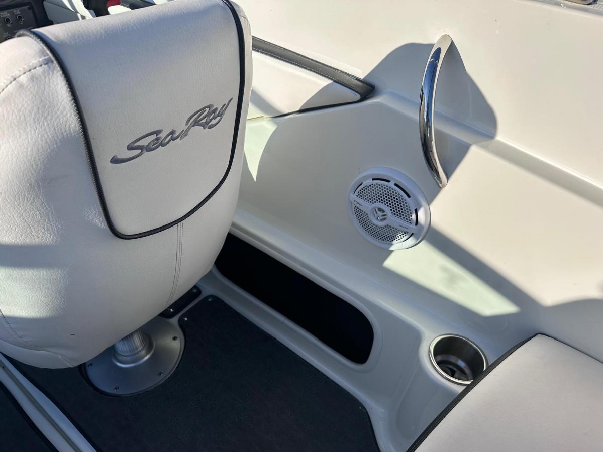 Sea Ray 190 Sport Bowrider — foto 18 van 25