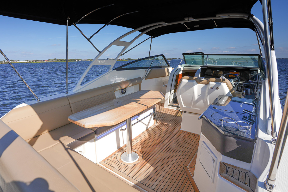 Sea Ray Sundancer 290 — foto 40 van 76