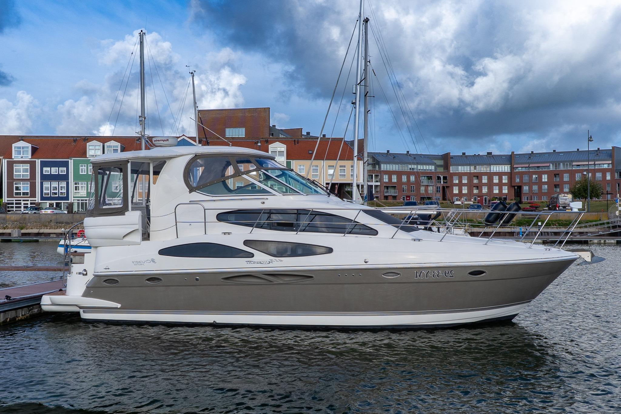 Cruisers Yachts 415 Express Motoryacht — foto 1 van 100