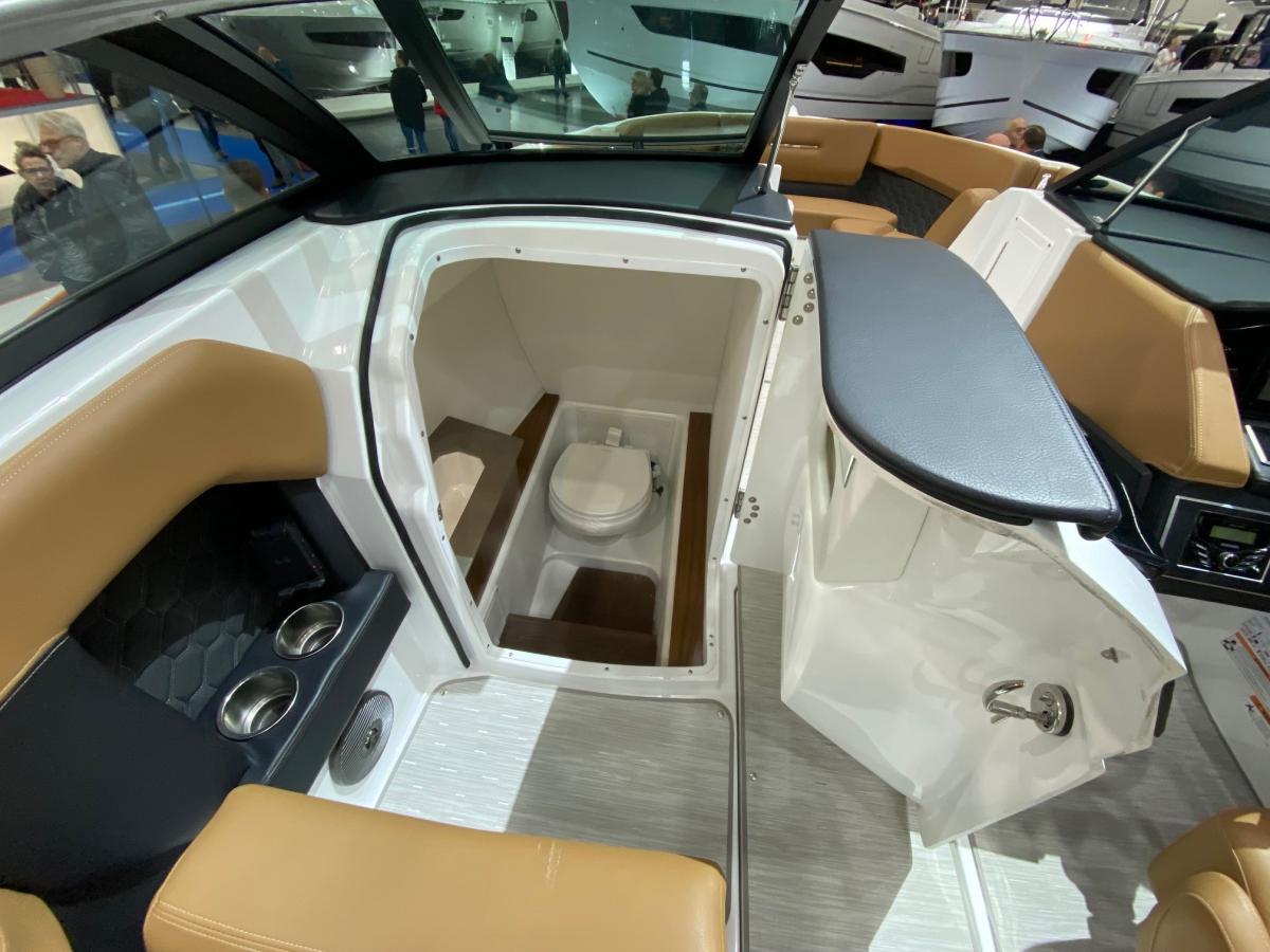 Four Winns H6 Outboard bowrider — foto 6 van 14