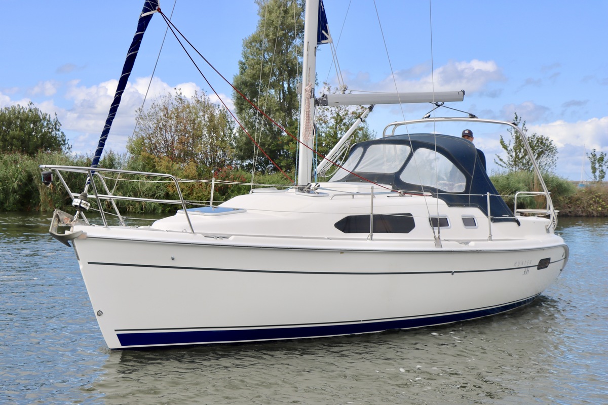Hunter 306 — foto 1 van 66
