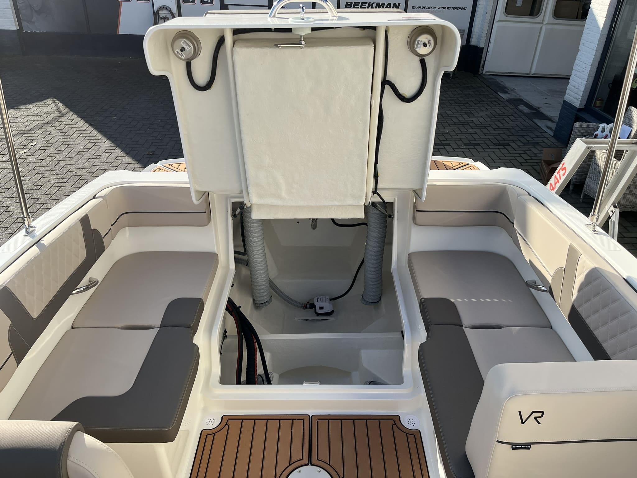 Bayliner VR4 Bowrider — foto 13 van 29