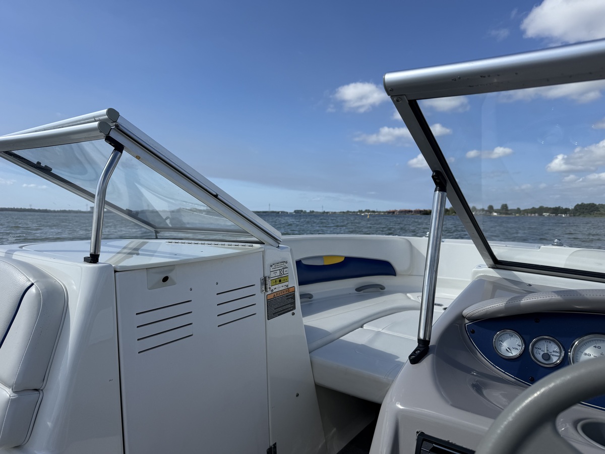Bayliner 219 SD — foto 34 van 48
