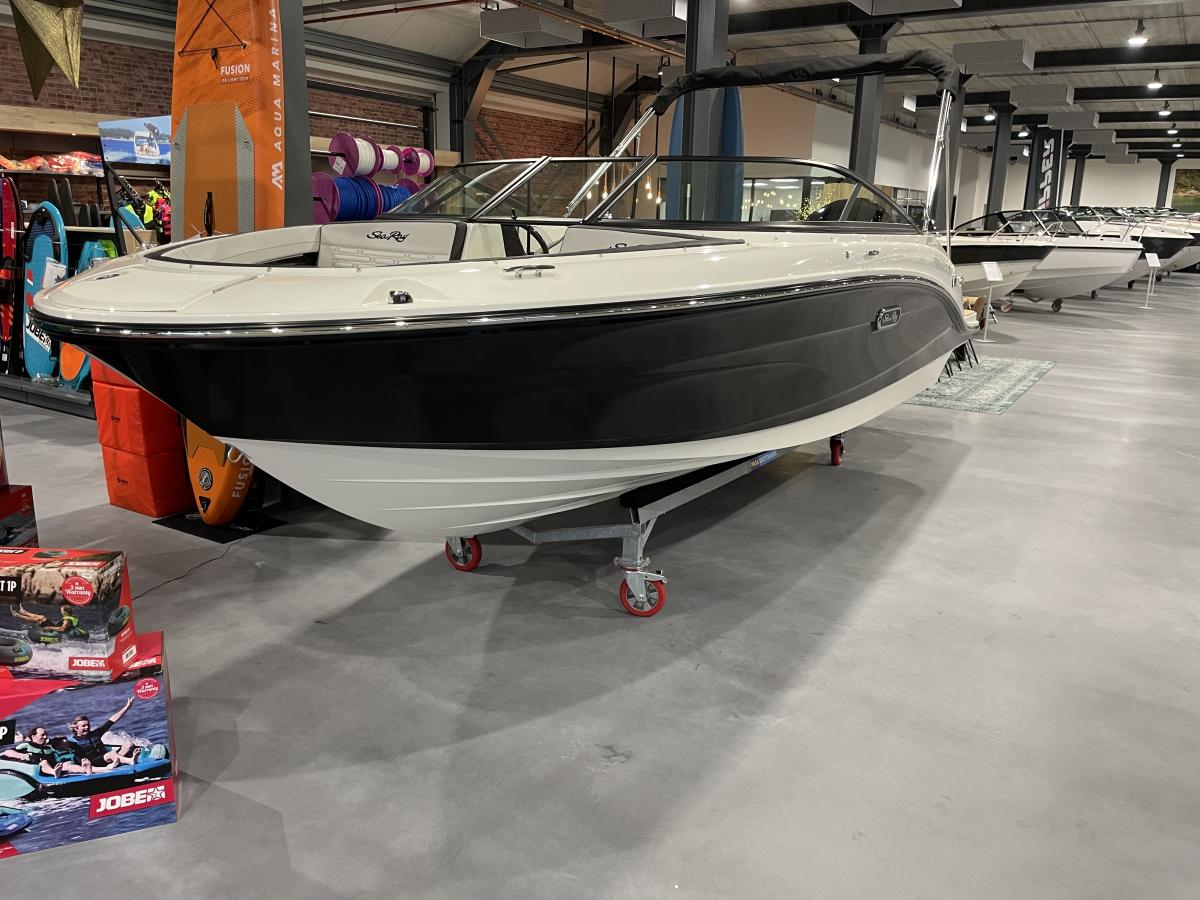 Sea Ray SPX 190 Outboard