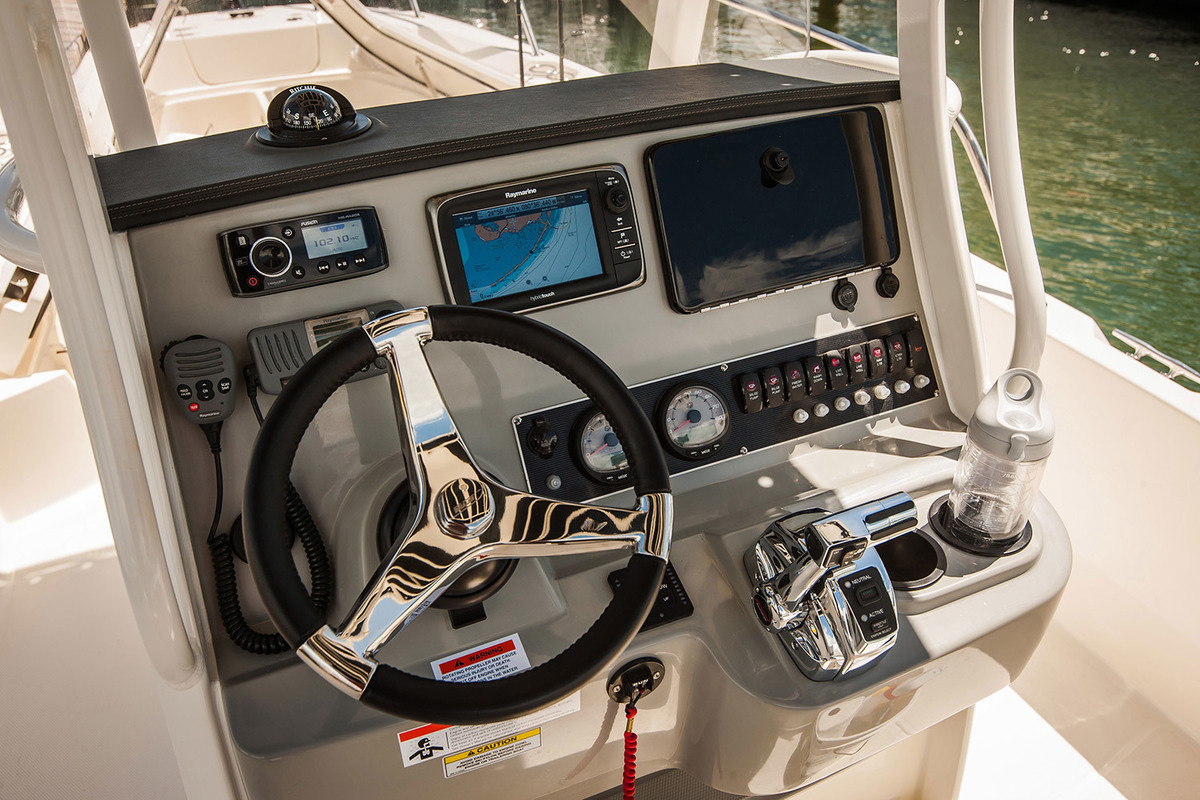 Boston Whaler 250 Dauntless — foto 10 van 12