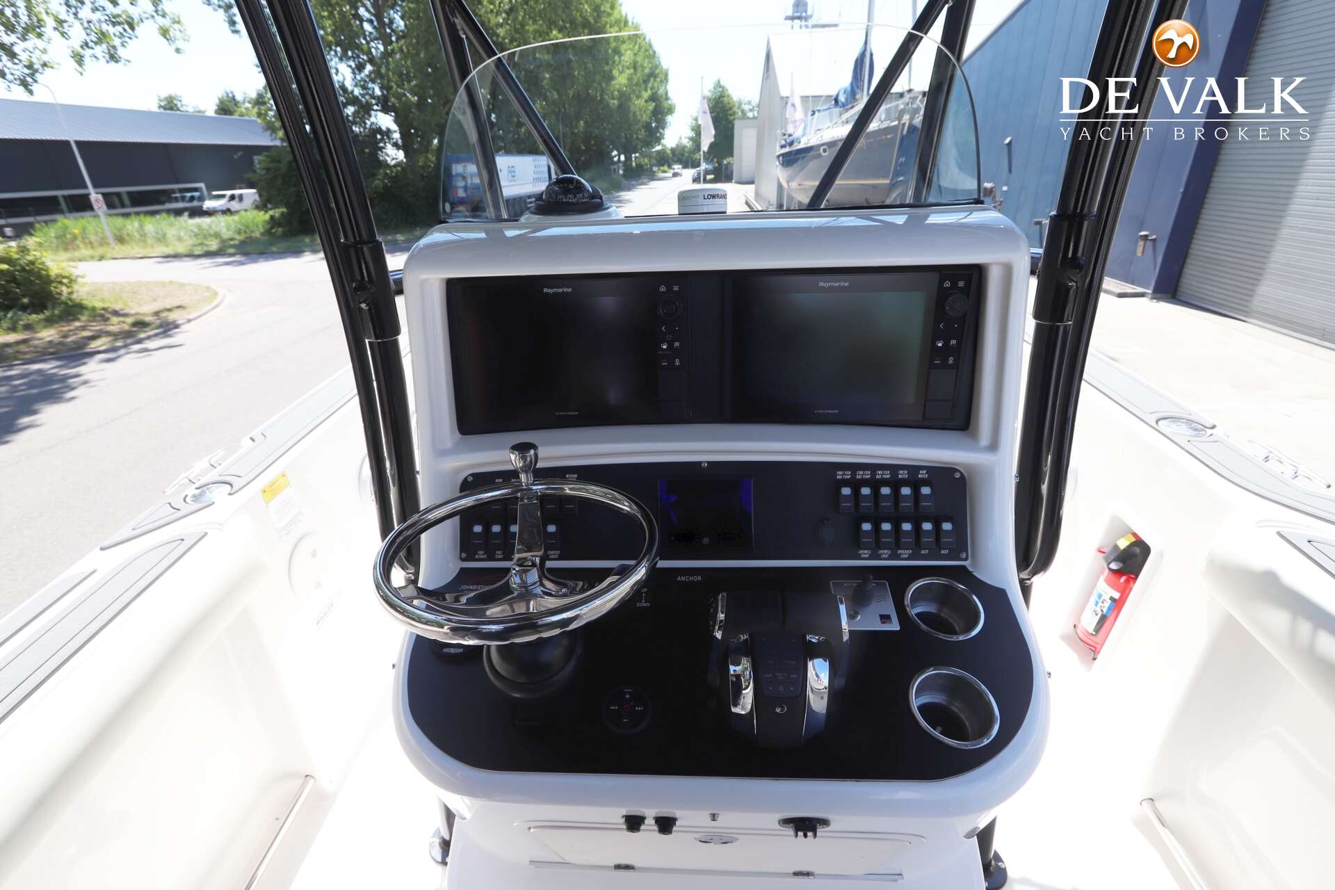 Boston Whaler 270 Outrage — foto 10 van 42