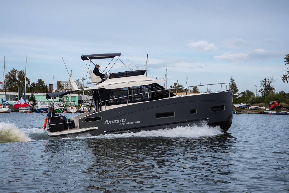 Model Cobra Yachts Futura 40 Grand Horizon — foto 7 van 12