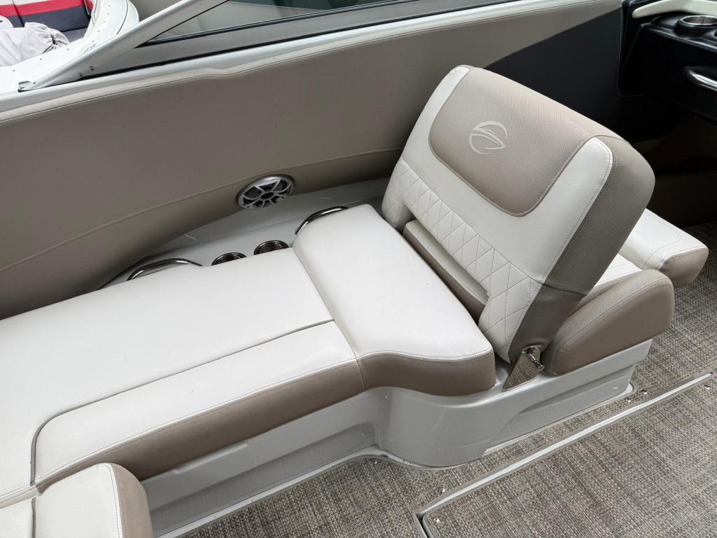 Crownline 225 SS — foto 13 van 39