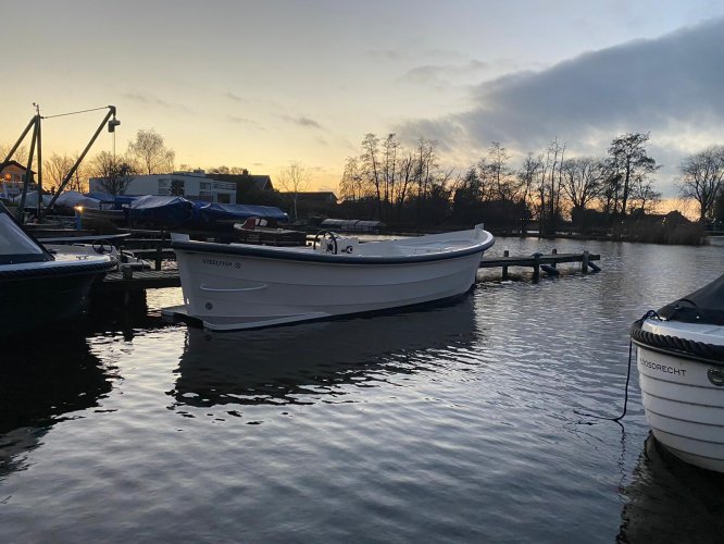 Steelfish 670 vaarklaar 60pk Honda — foto 10 van 18