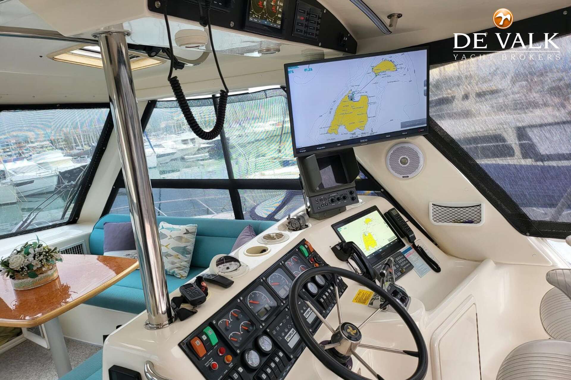Riviera 48 Flybridge — foto 18 van 23