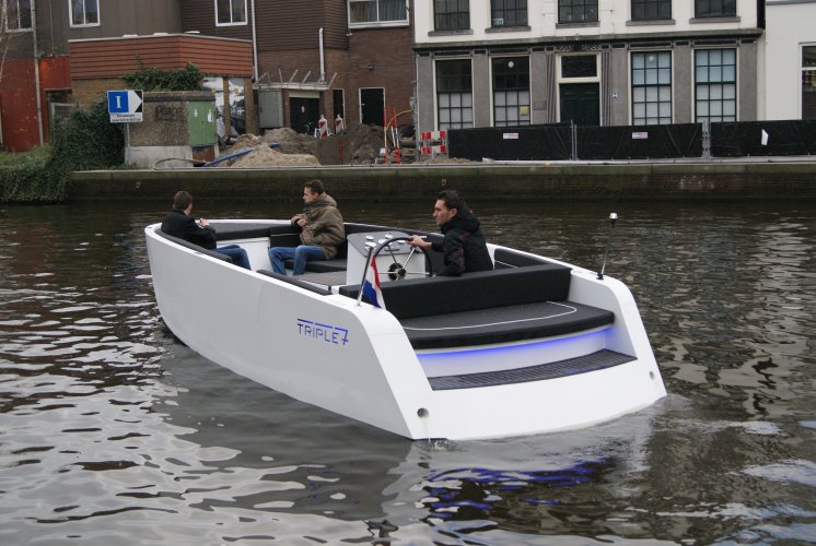 Triple 7 tender  — foto 10 van 22