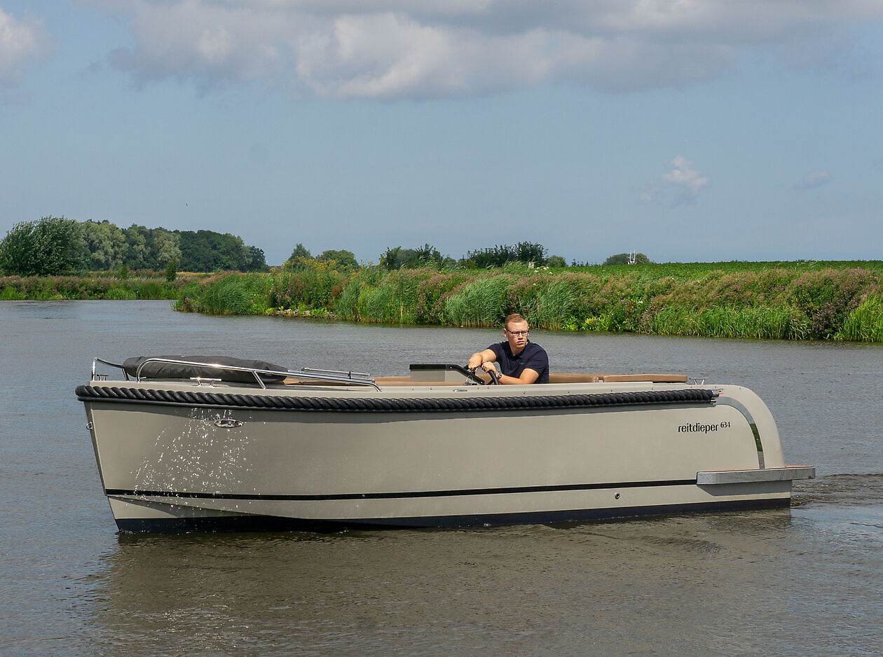 Reitdieper 634 Tender