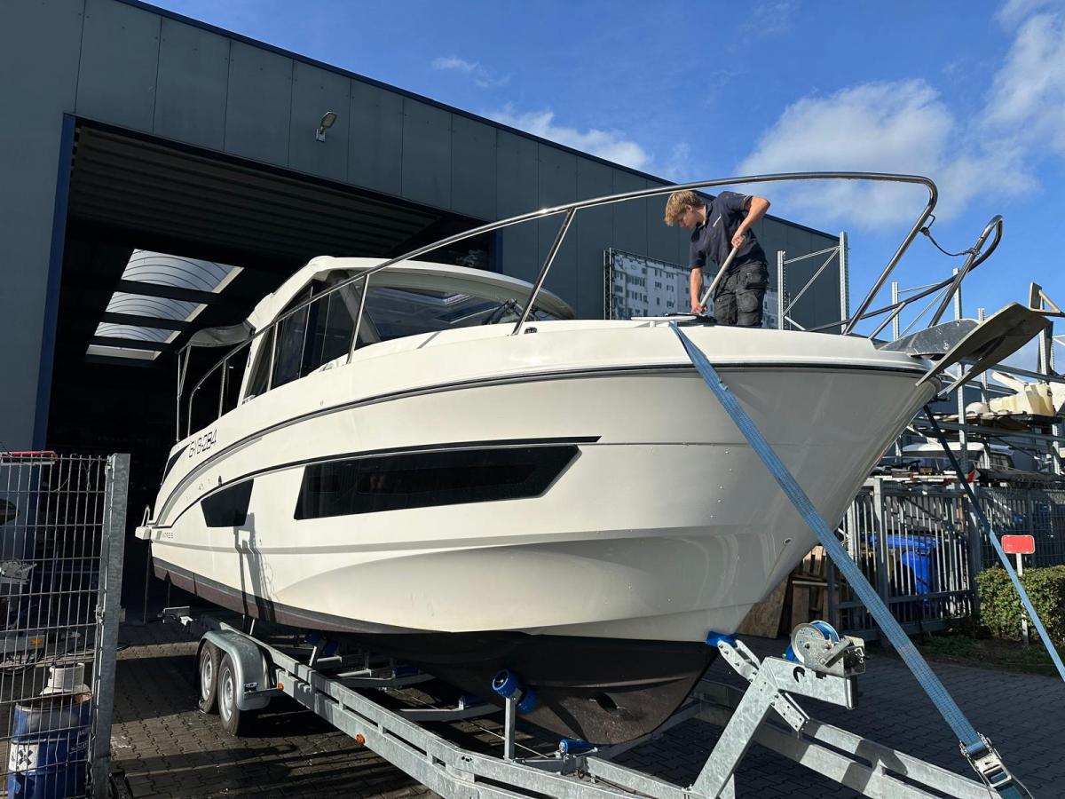 Beneteau Antares 9 — foto 9 van 29