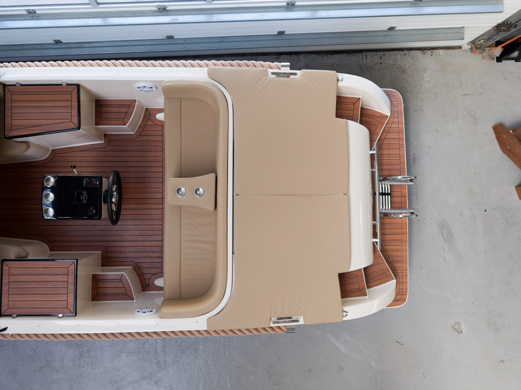 Lago Amore 606 Tender | 30PK Suzuki | Nieuwstaat incl. stalling — foto 9 van 26