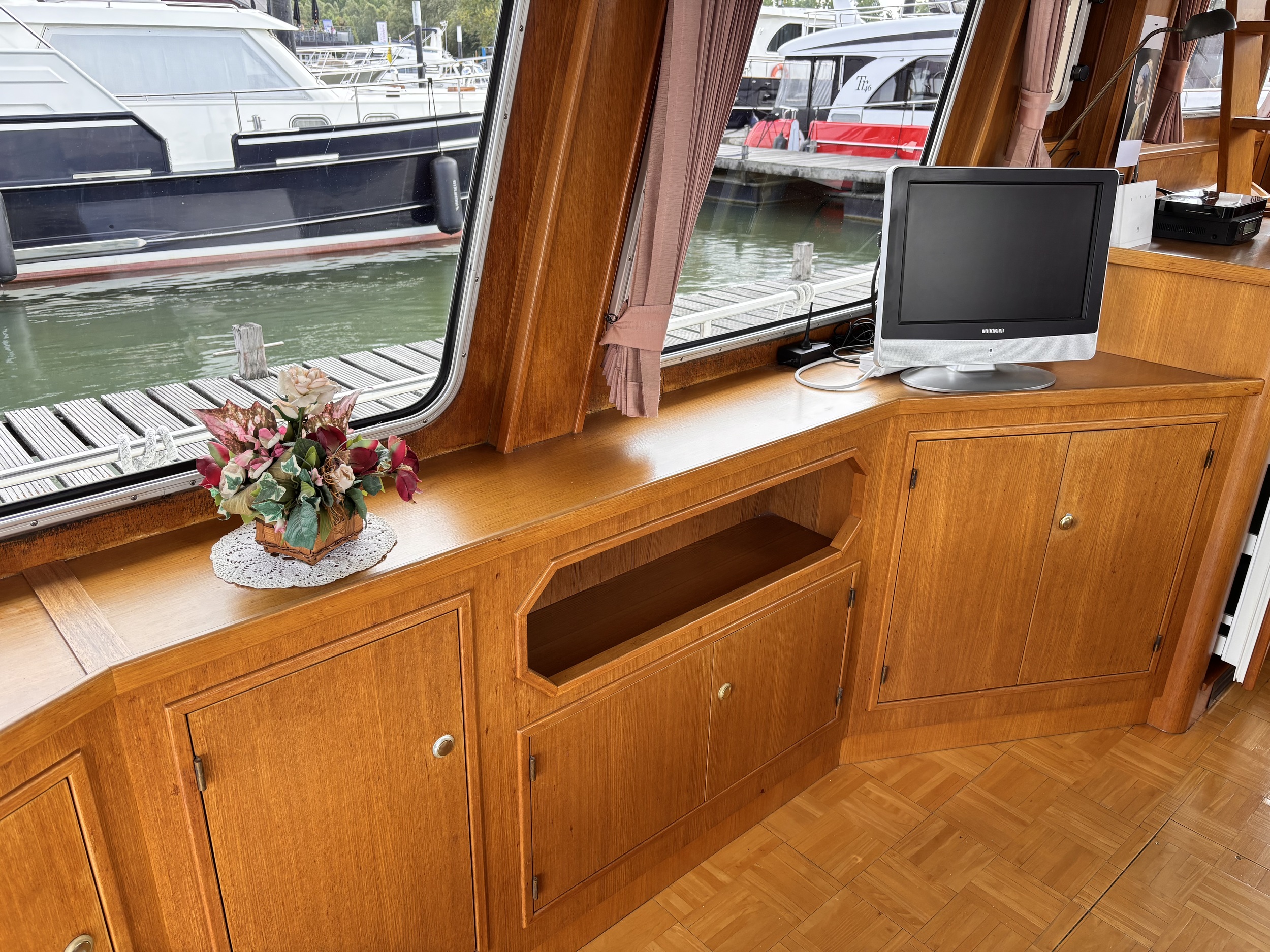 Alm Trawler 13.20 AD — foto 14 van 32