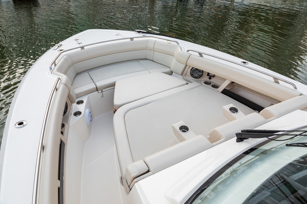 Boston Whaler 350 Realm — foto 11 van 32