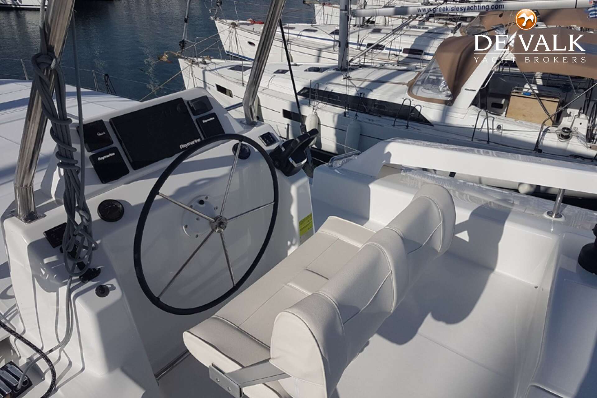 Dufour Catamaran 48 — foto 9 van 44