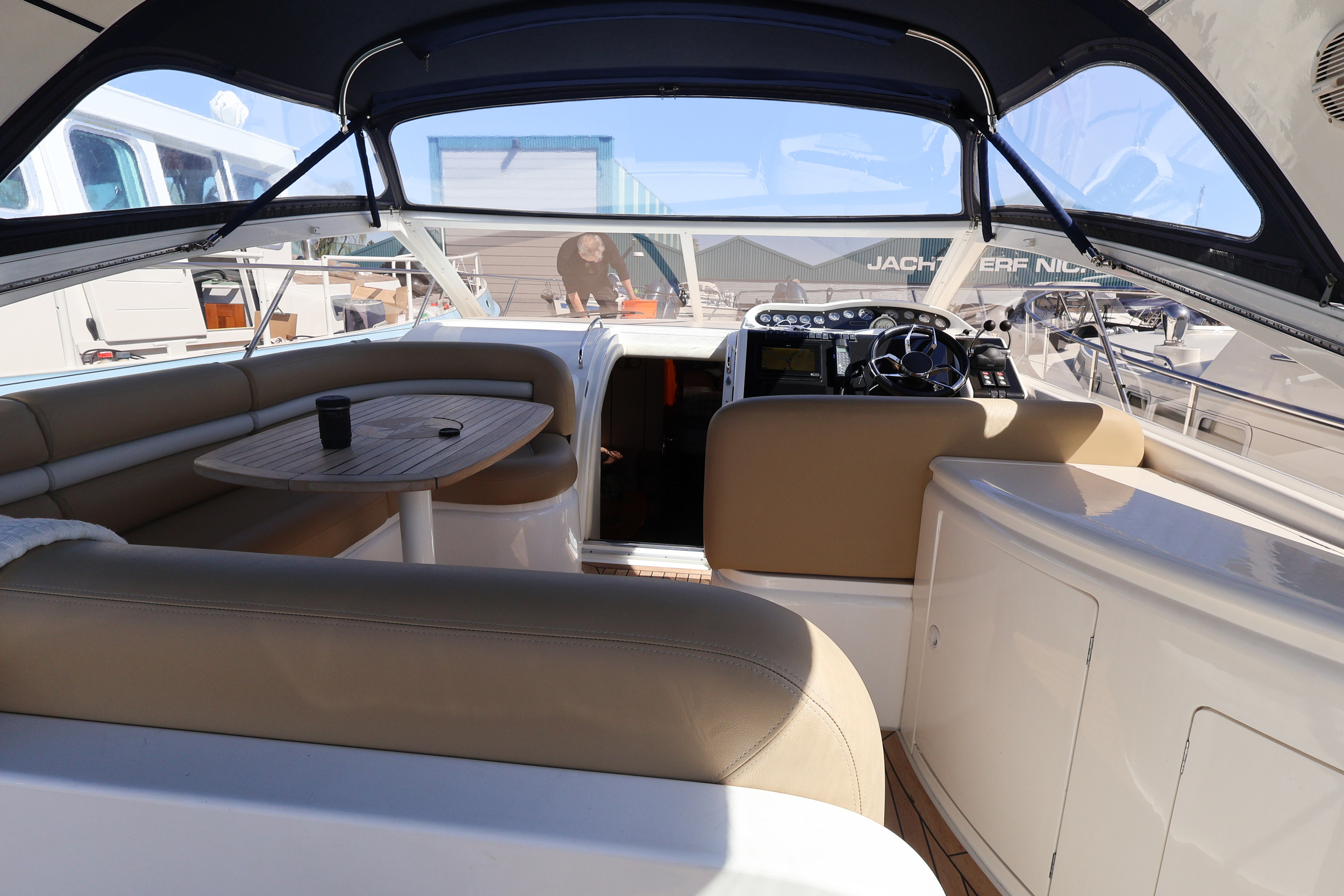 Princess V42 — foto 10 van 42