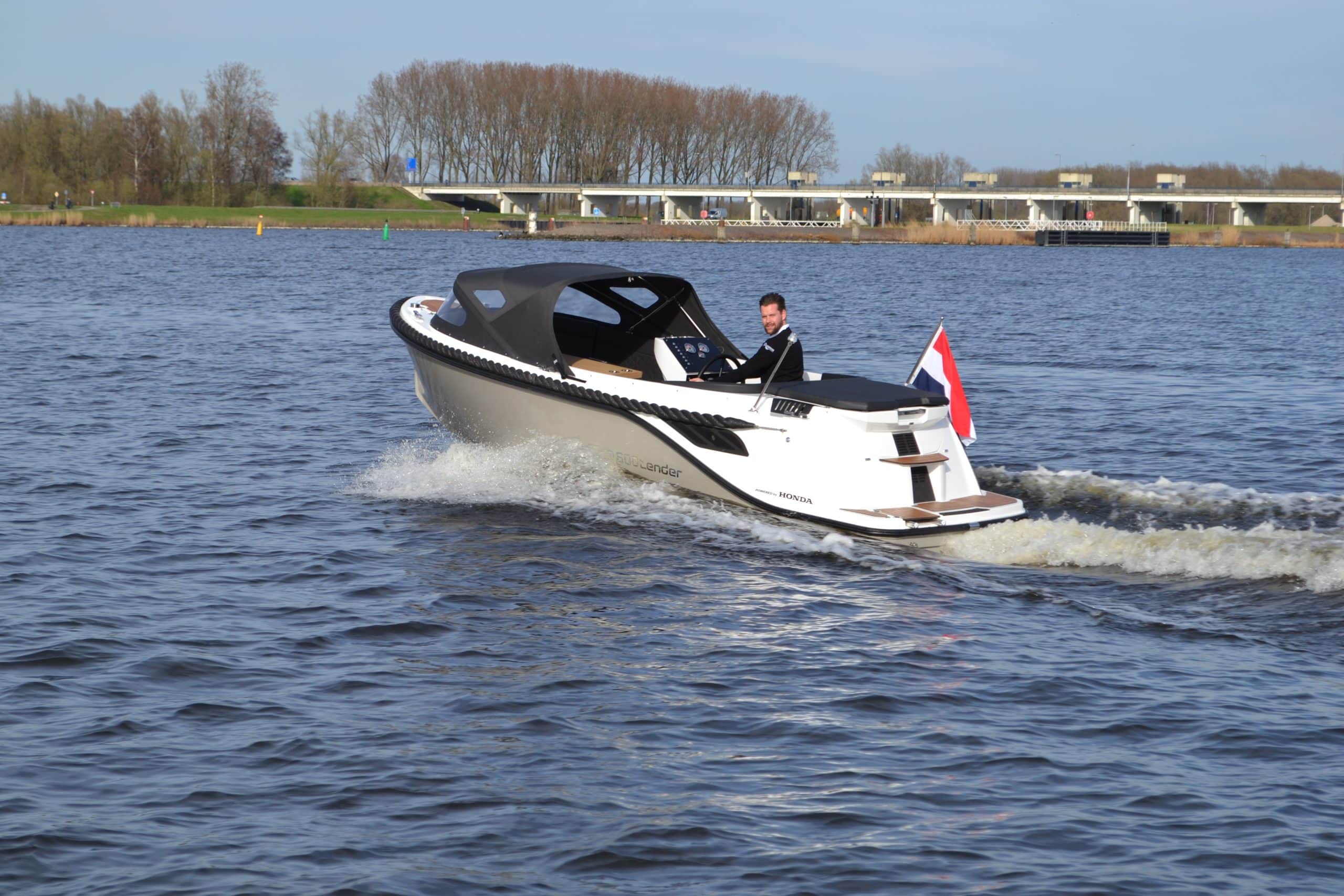 Corsiva 600 Tender — foto 9 van 9