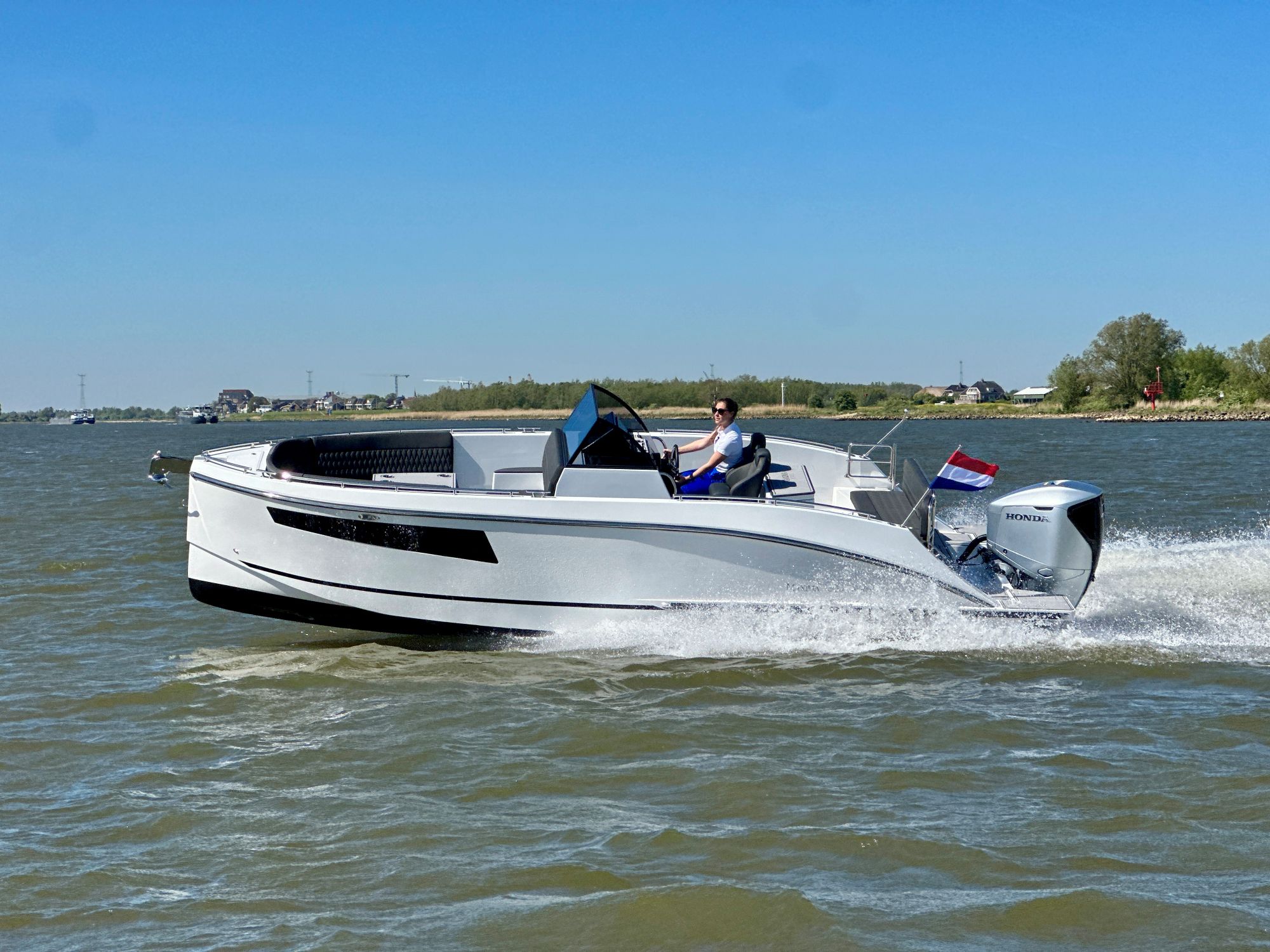 Maxima Boats 800 sport met een Honda 250 pk — foto 3 van 18