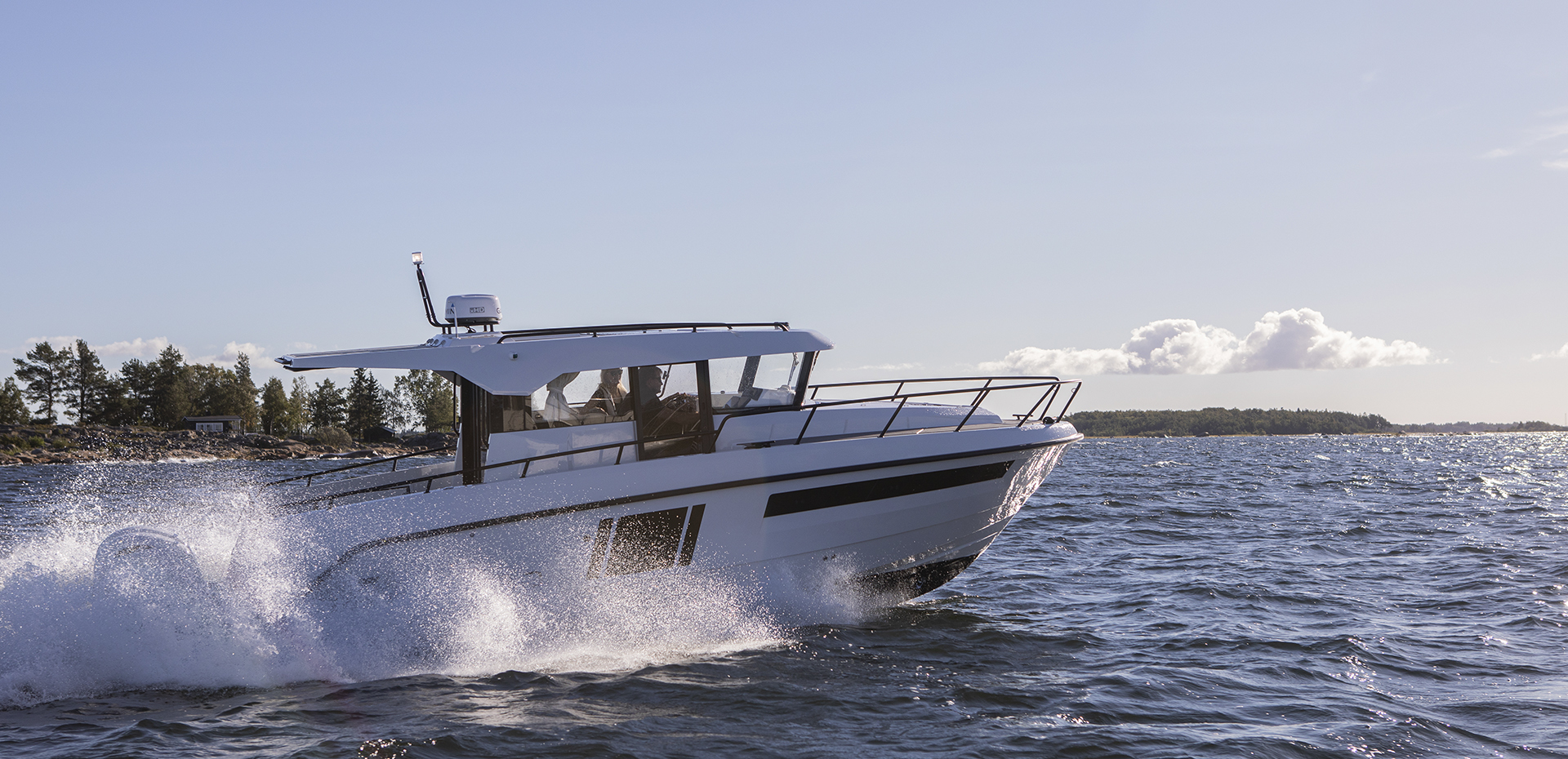Finnmaster pilot 8 met 2x 200 pk Yamaha motoren  — foto 18 van 45