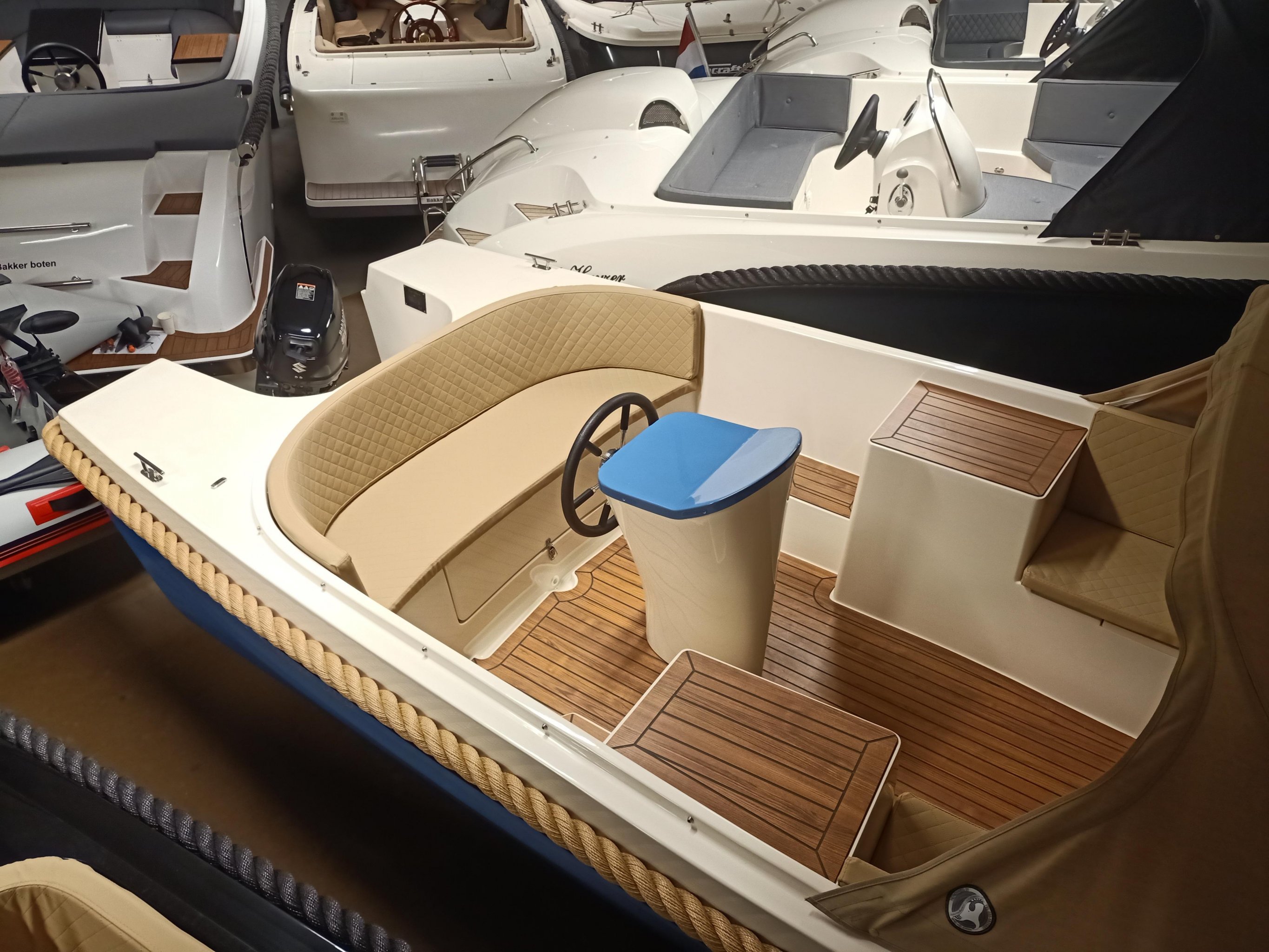 Lago Amore 565 nieuw, 9.9pk Suzuki efi — foto 23 van 30