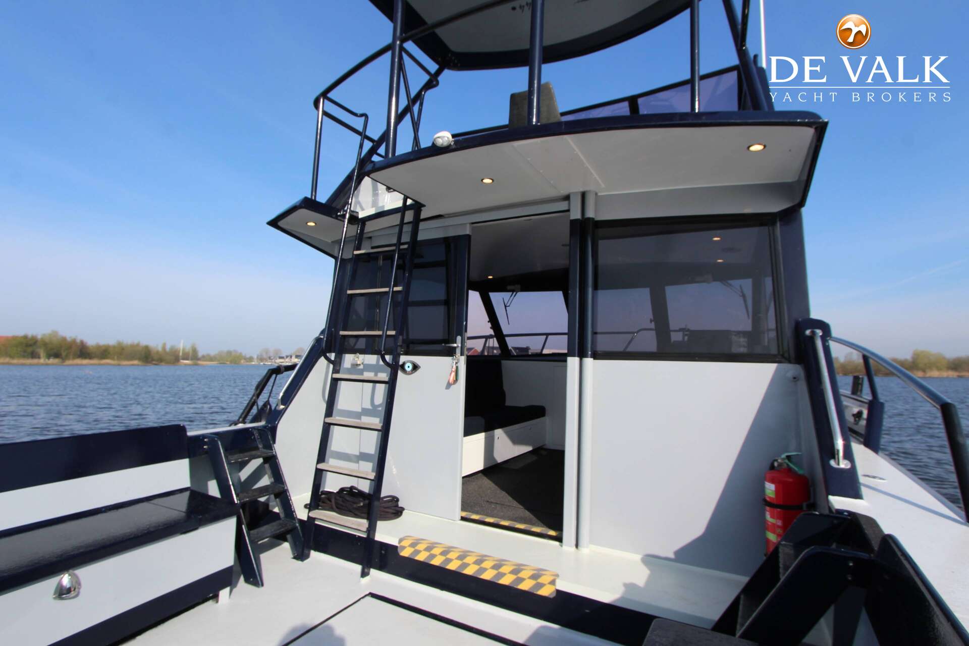Striker 44 — foto 9 van 32