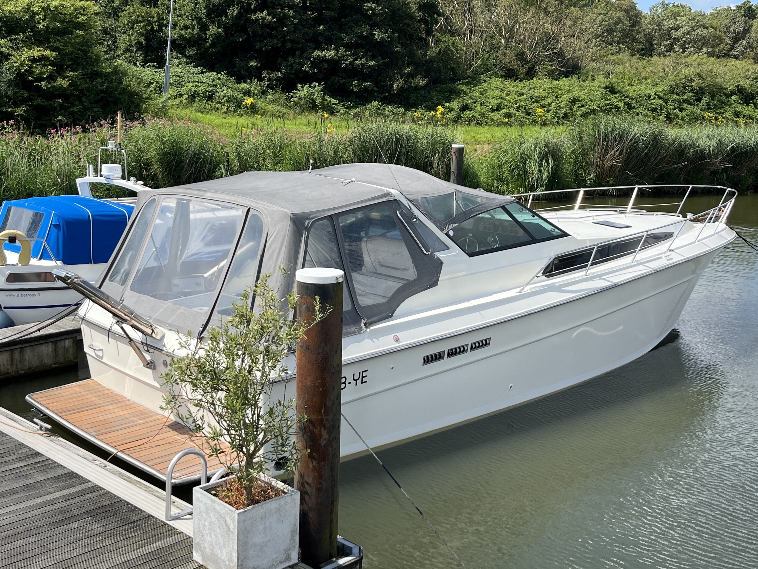 Sea Ray 390 Express Cruiser — foto 2 van 43