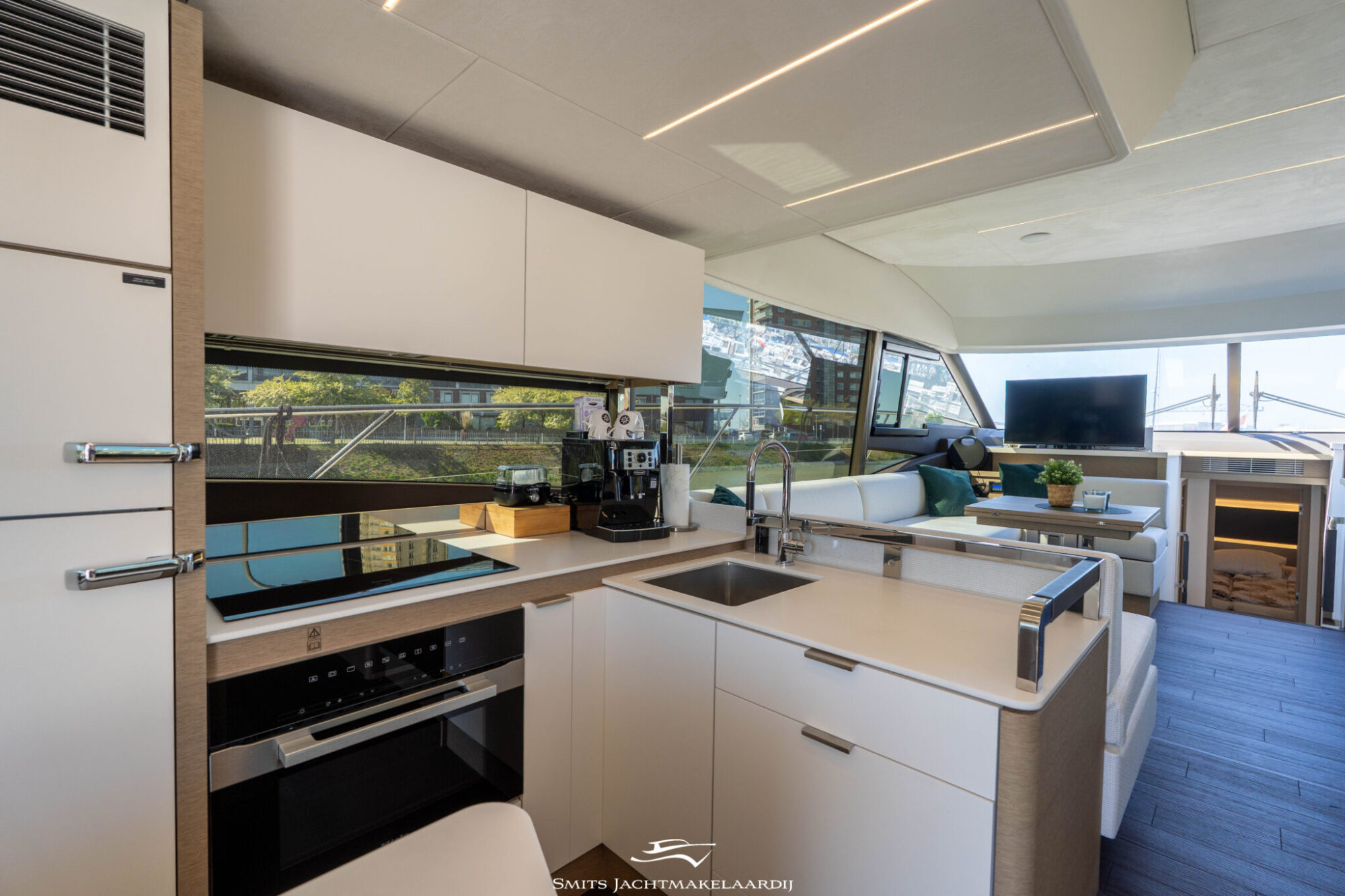Prestige 590 Flybridge — foto 7 van 154