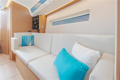 Jeanneau Sun Odyssey 350 — foto 8 van 12