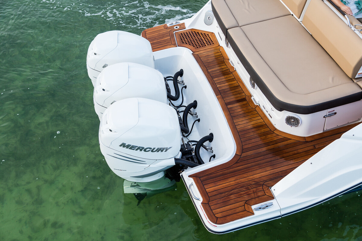 Sea Ray SLX 400 Outboard — foto 6 van 24