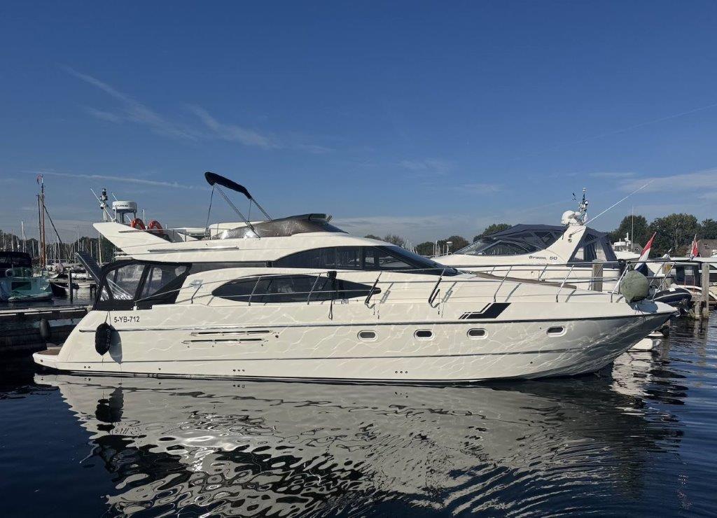 Azimut 50 FLY — foto 1 van 56