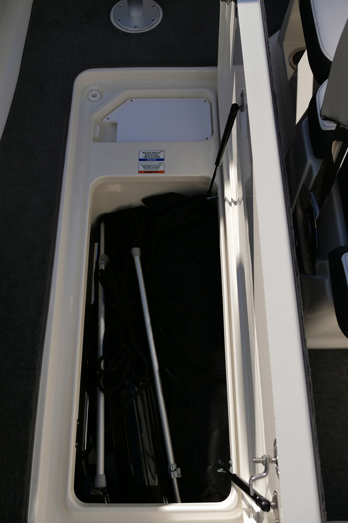 Sea Ray SPX 230 — foto 20 van 42