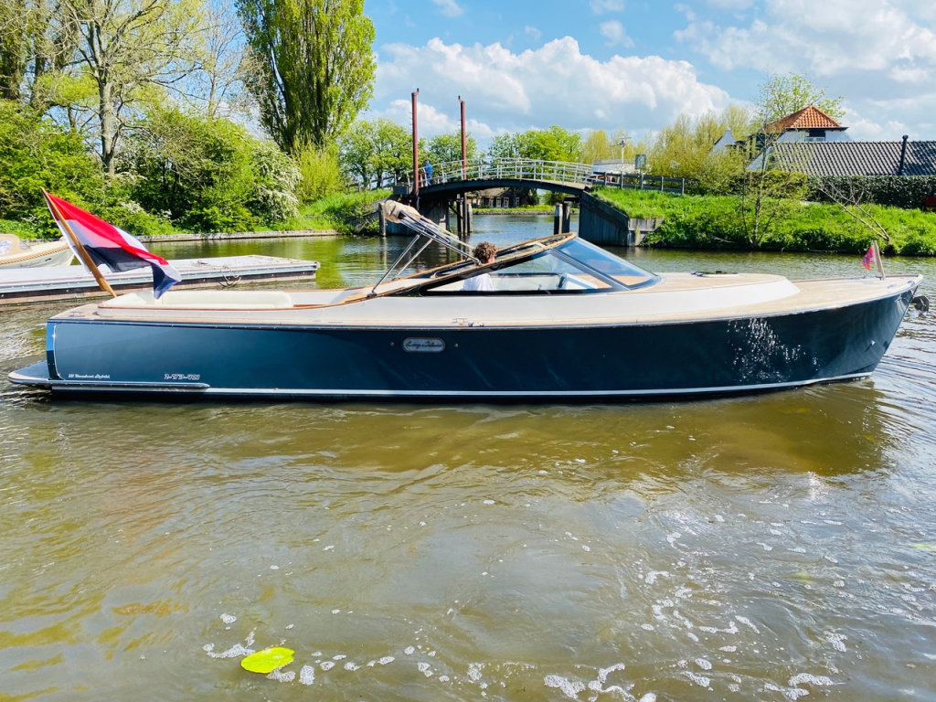 LongIsland 33 Runabout — foto 13 van 13
