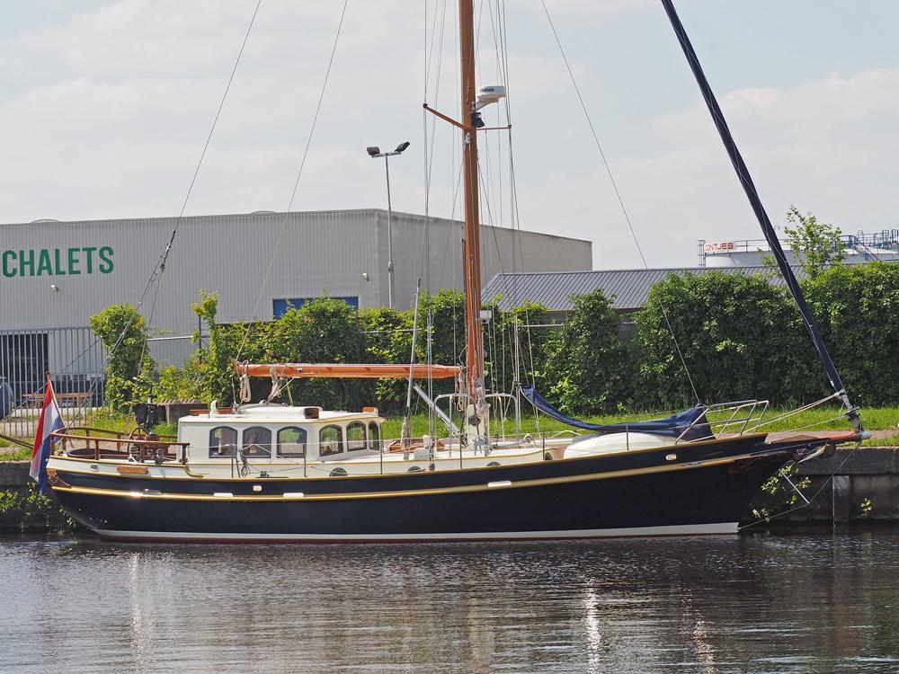 Smits Jachtbouw (casco) en Gebroeders van Enkhuizen (technische installatie) Bekebrede Miresse 38 Kielmidzwaard