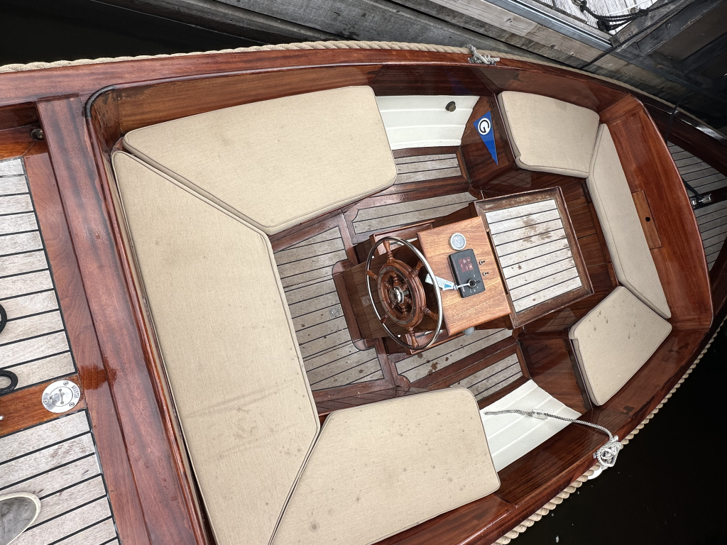 Unieke klassieke Spiegelsloep type ' Kapiteinssloep ' met Vetus inboard diesel — foto 14 van 22