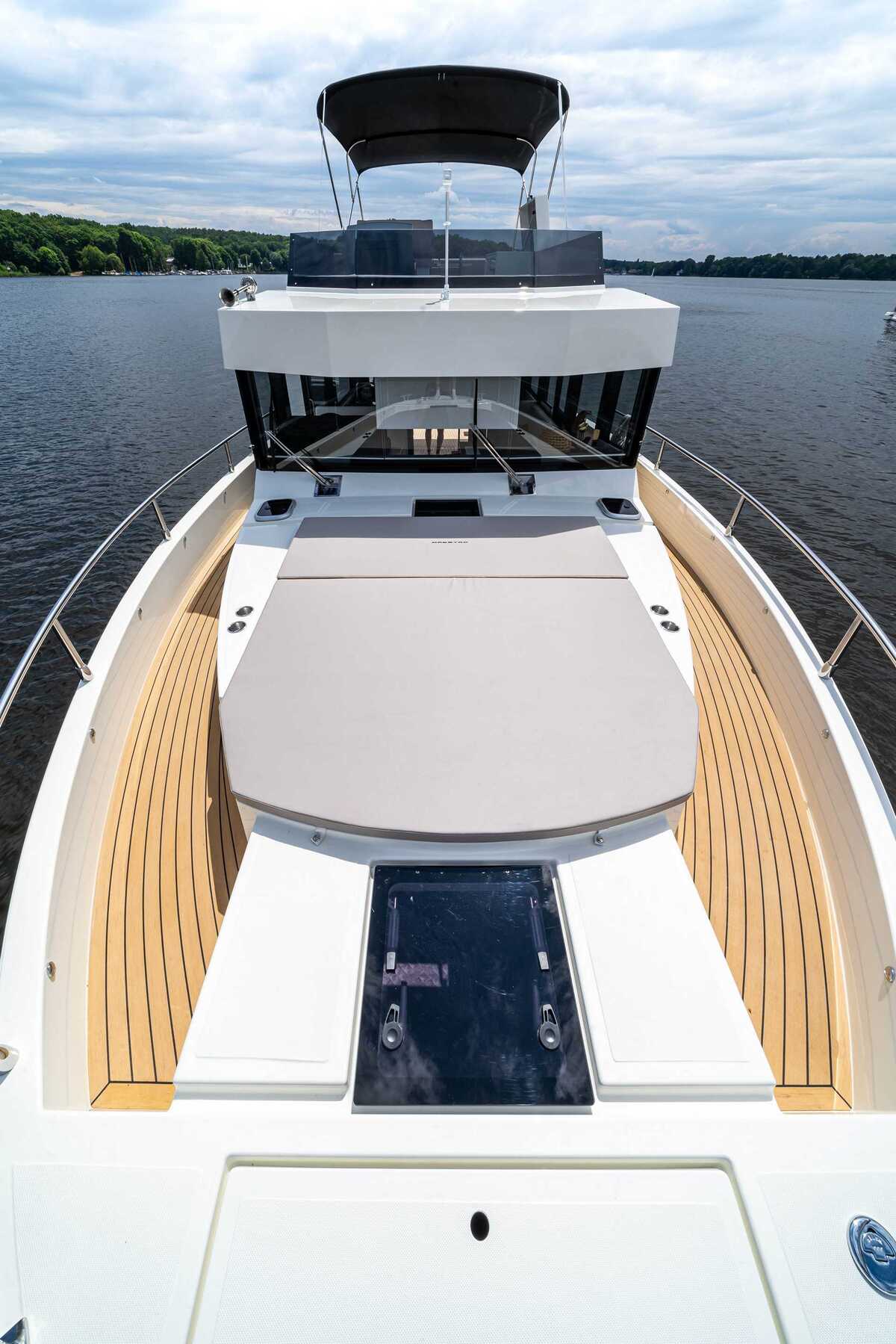 Cobra Yachts Maestro 42 Fly — foto 8 van 12