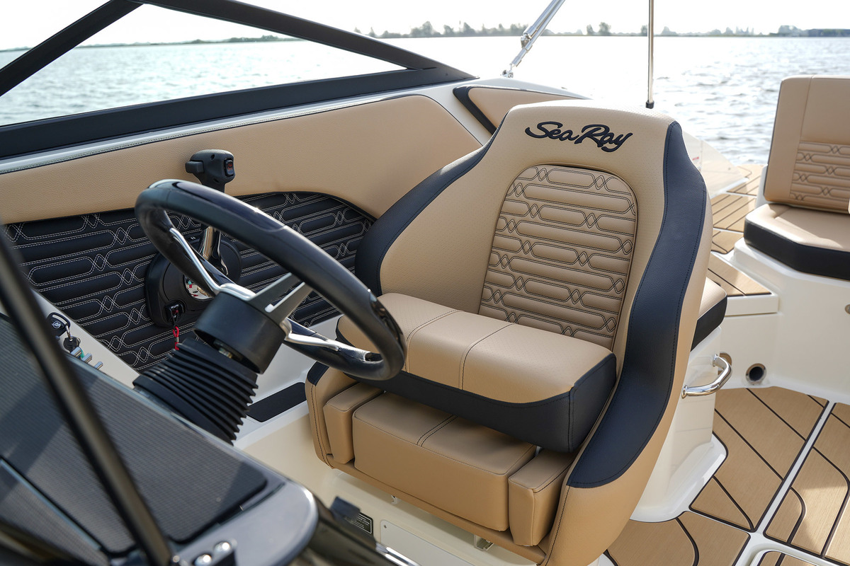 Sea Ray SPX 210 — foto 36 van 56